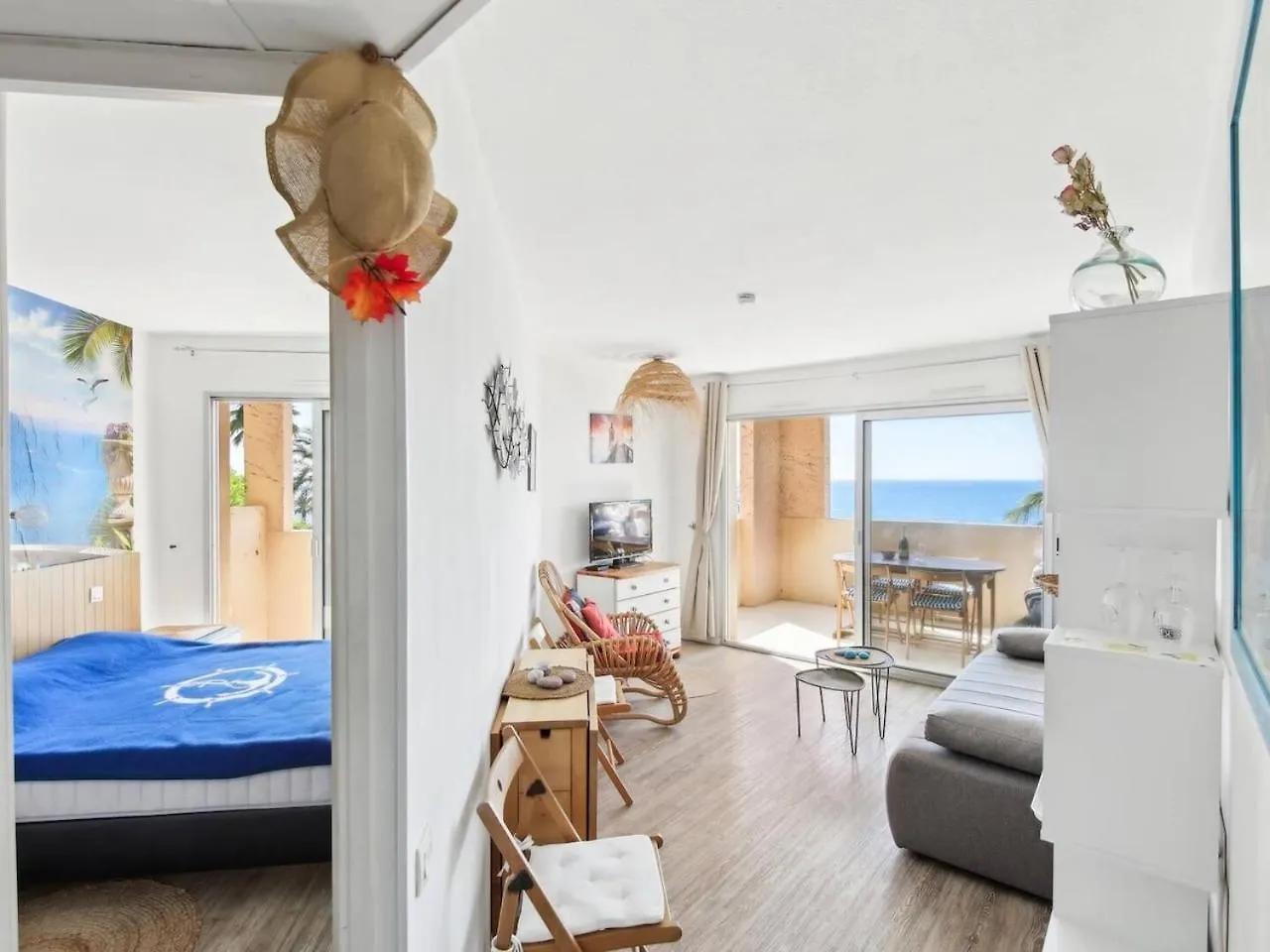 Beautiful Apartment With Sea View In Cannes 5 Pers