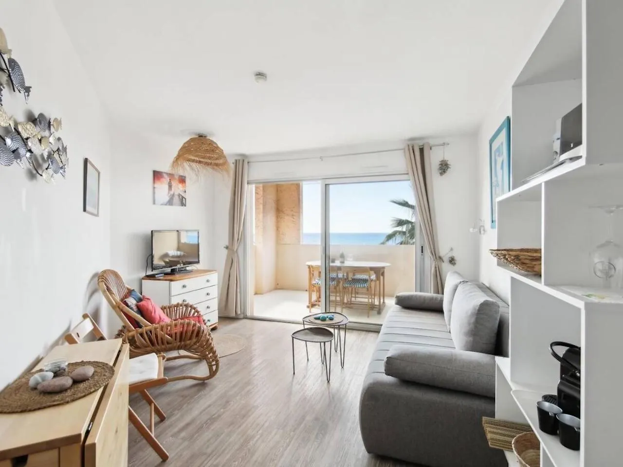 Beautiful Apartment With Sea View In Cannes 5 Pers